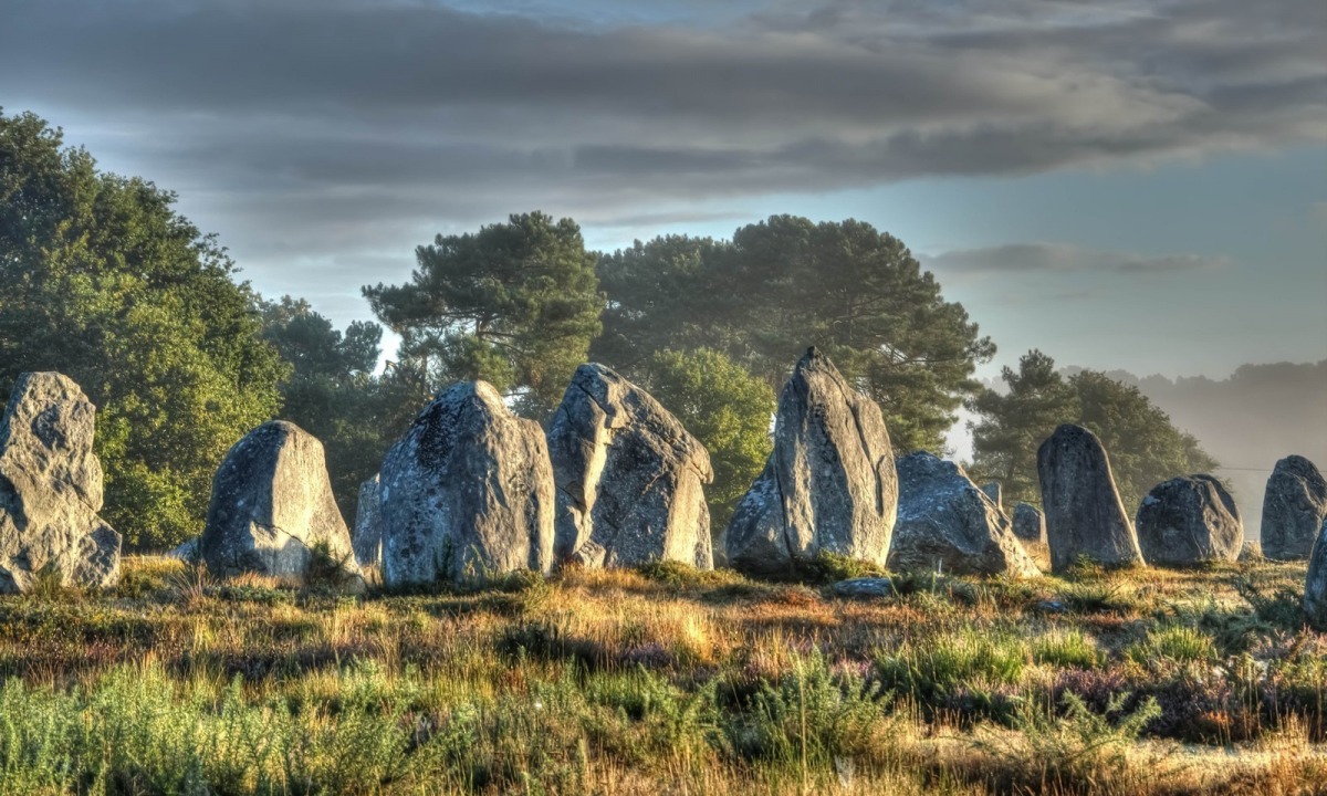 Alignements, Quadrilatères, Dolmens, Tumulus